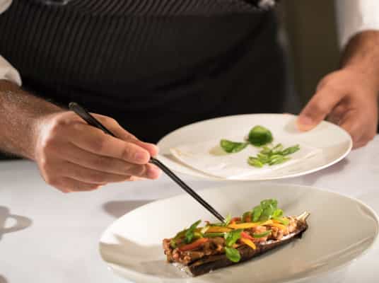 DINING EXPERIENCE